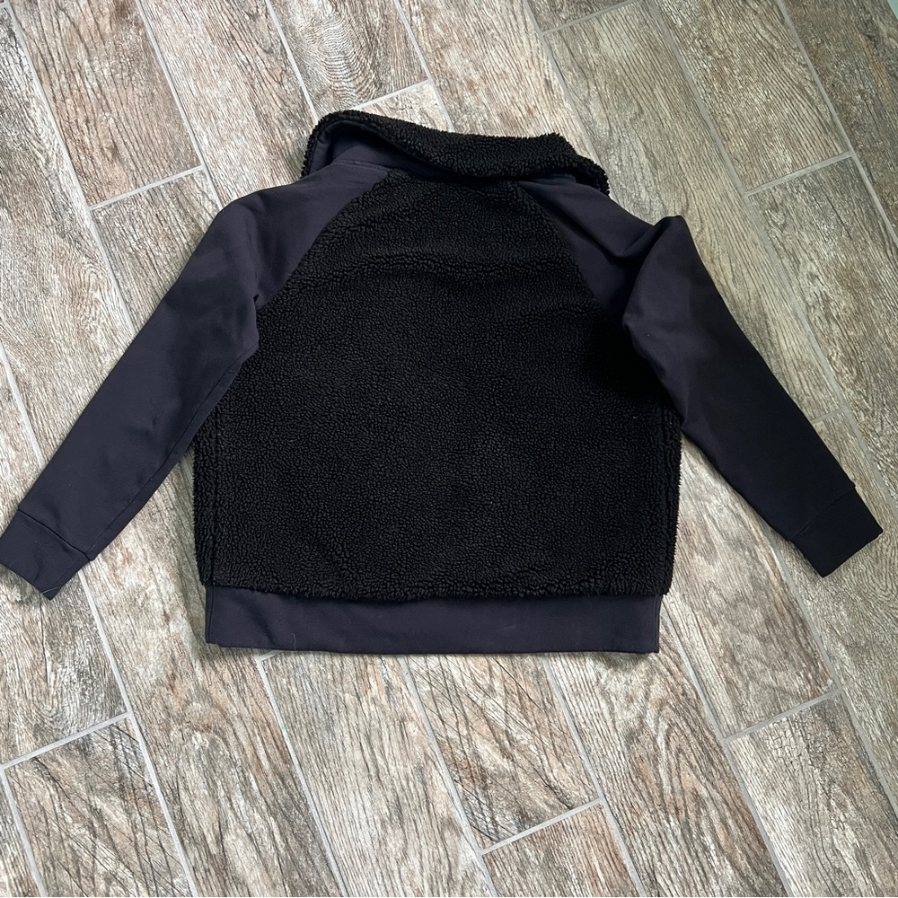 Athleta Range Sherpa Jacket in Black, Zipper closure, Women’s Medium - Picture 8 of 8